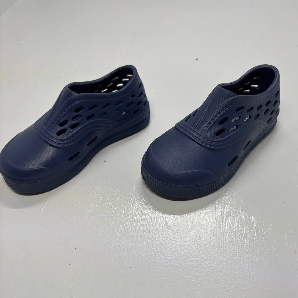OshKosh B’gosh Raye Kids Clogs Water Shoes Blue Slip On Size 6 Lightweight